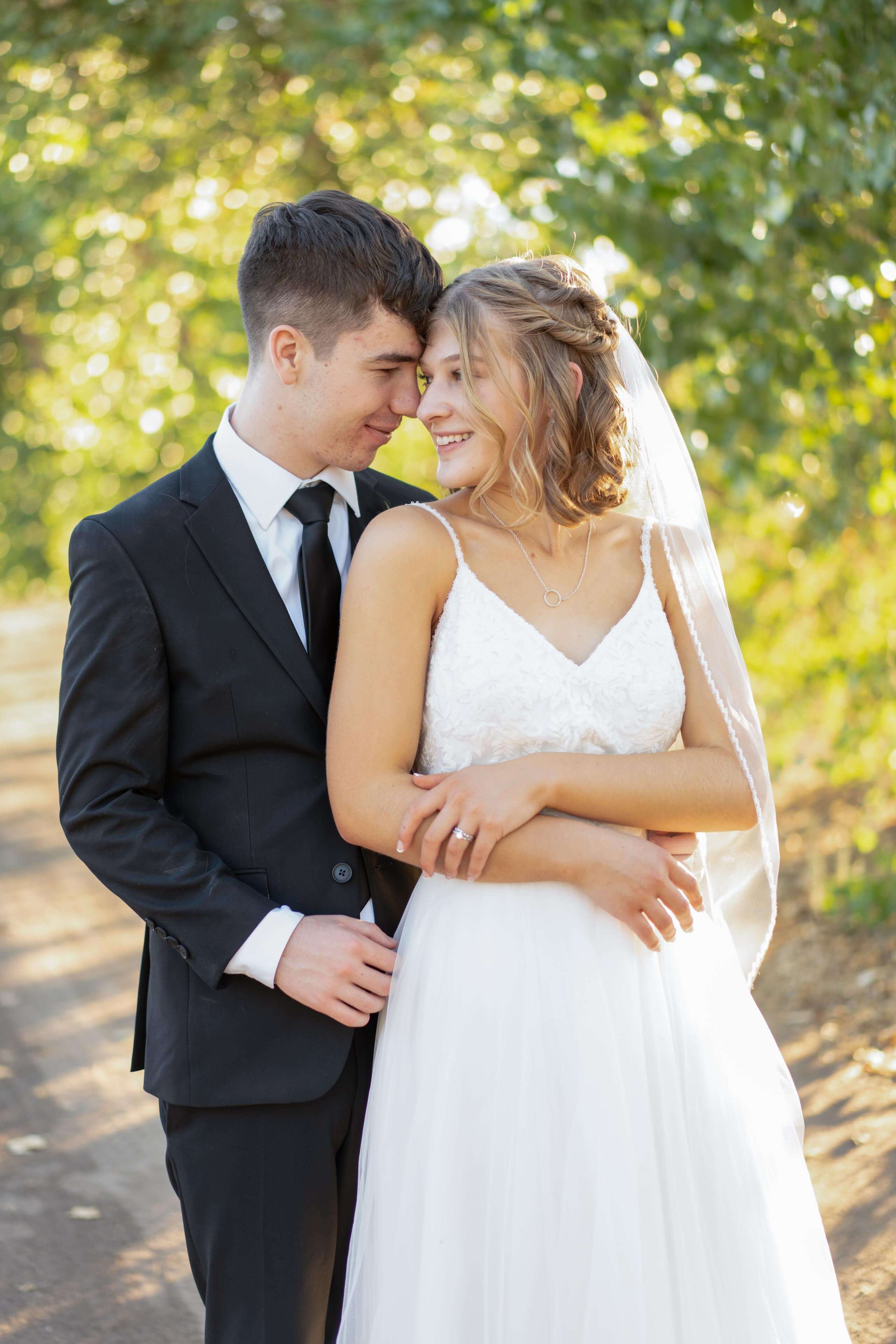 romantic-wedding-couple-central-coast-timeless-images.jpg