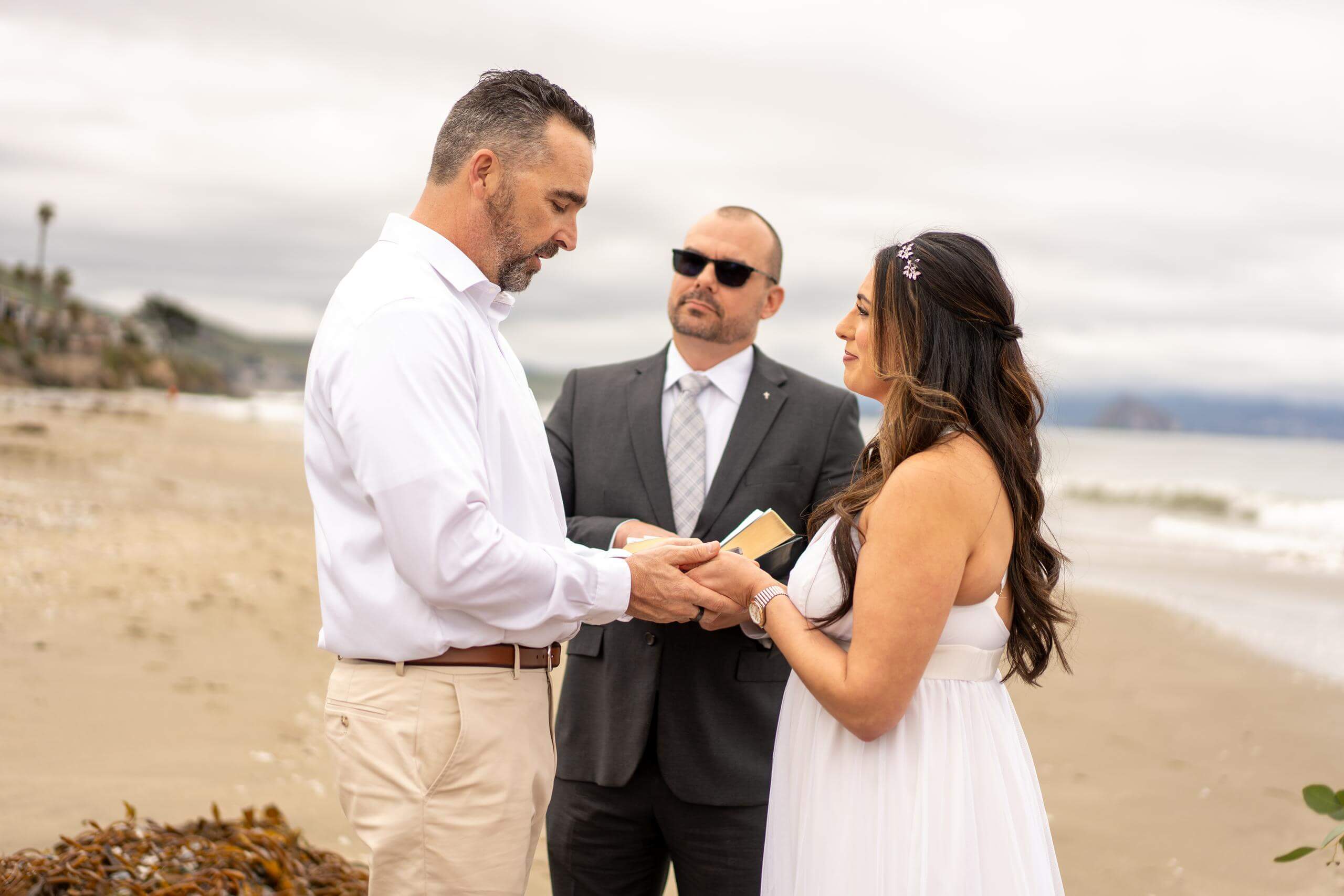 beach-wedding-ceremony-central-...imeless-images-photography.jpg