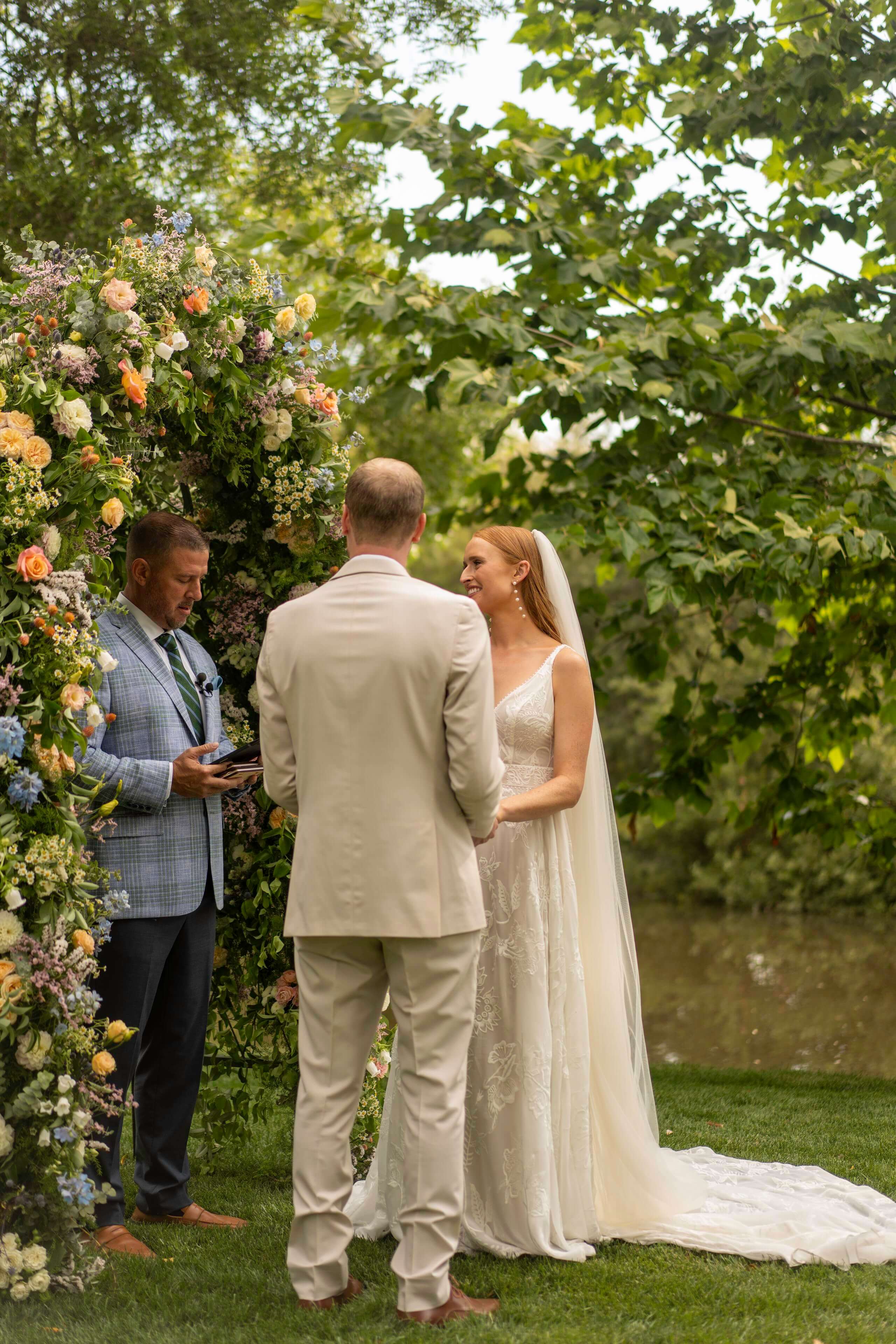 elegant-outdoor-wedding-ceremon...california-timeless-images.jpg