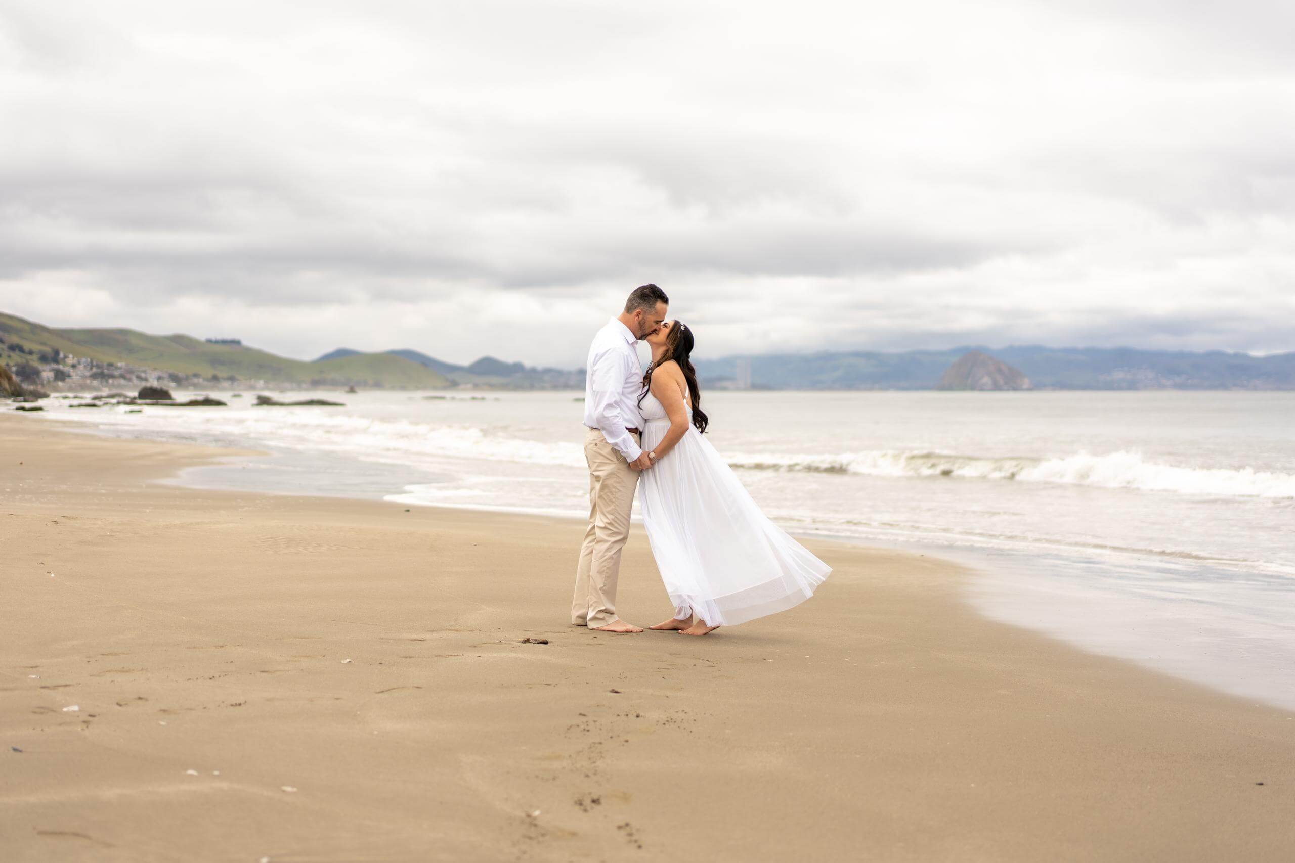 beach-wedding-kiss-central-coast-california-timeless-images.jpg
