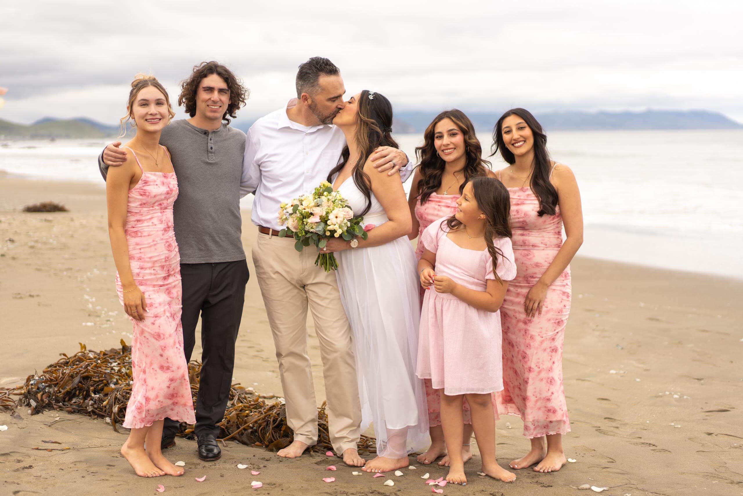 beach-wedding-family-photo-cent...california-timeless-images.jpg