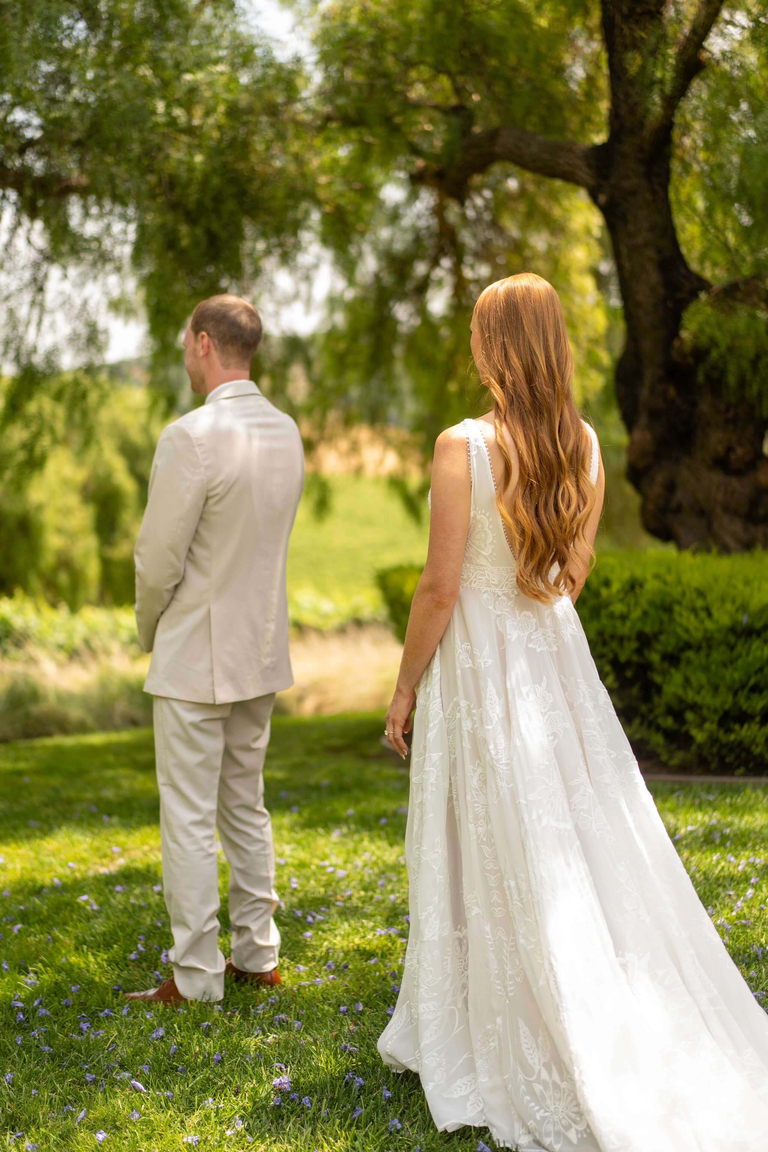 elegant-bride-and-groom-outdoor...california-timeless-images.jpg