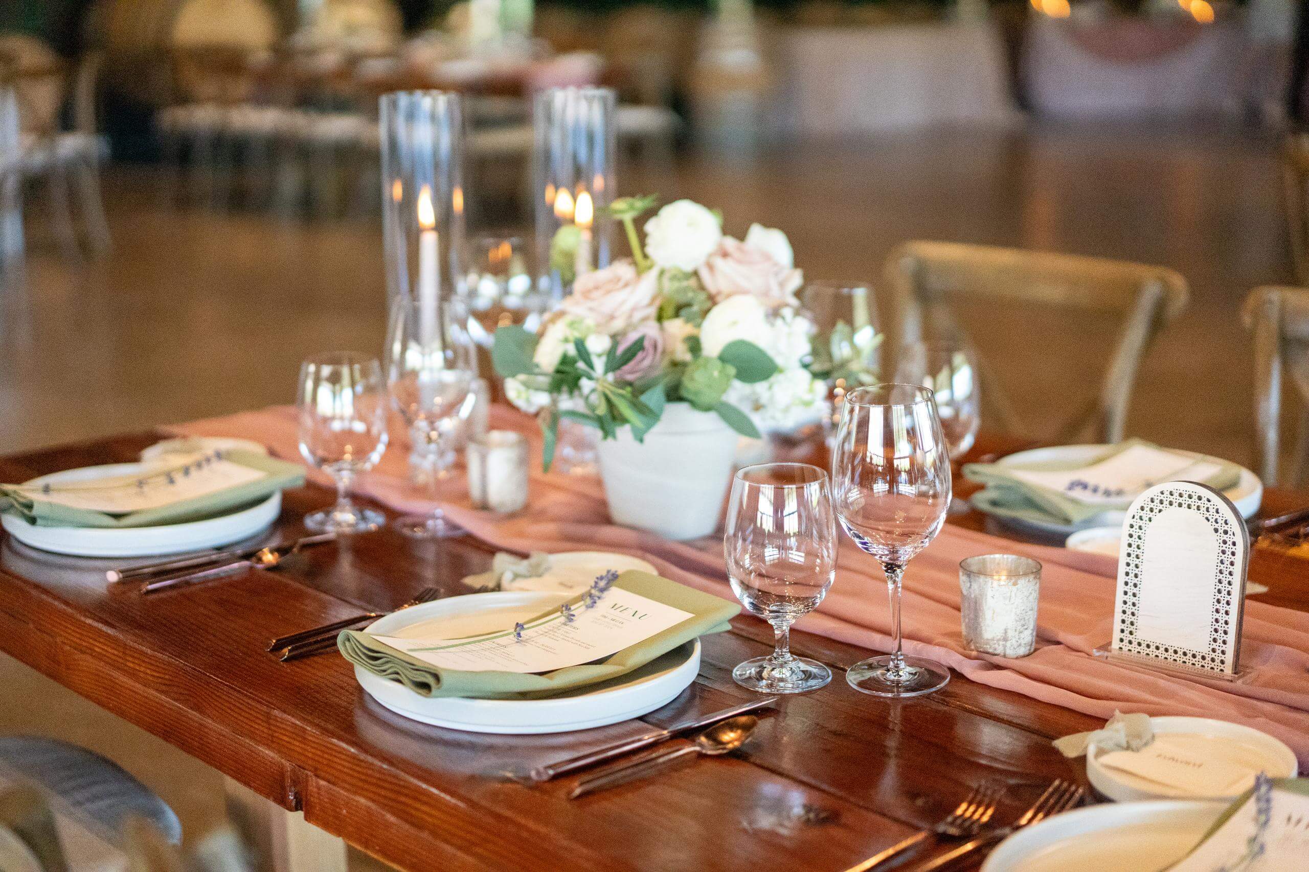 elegant-wedding-table-setting-central-coast-timeless-images.jpg