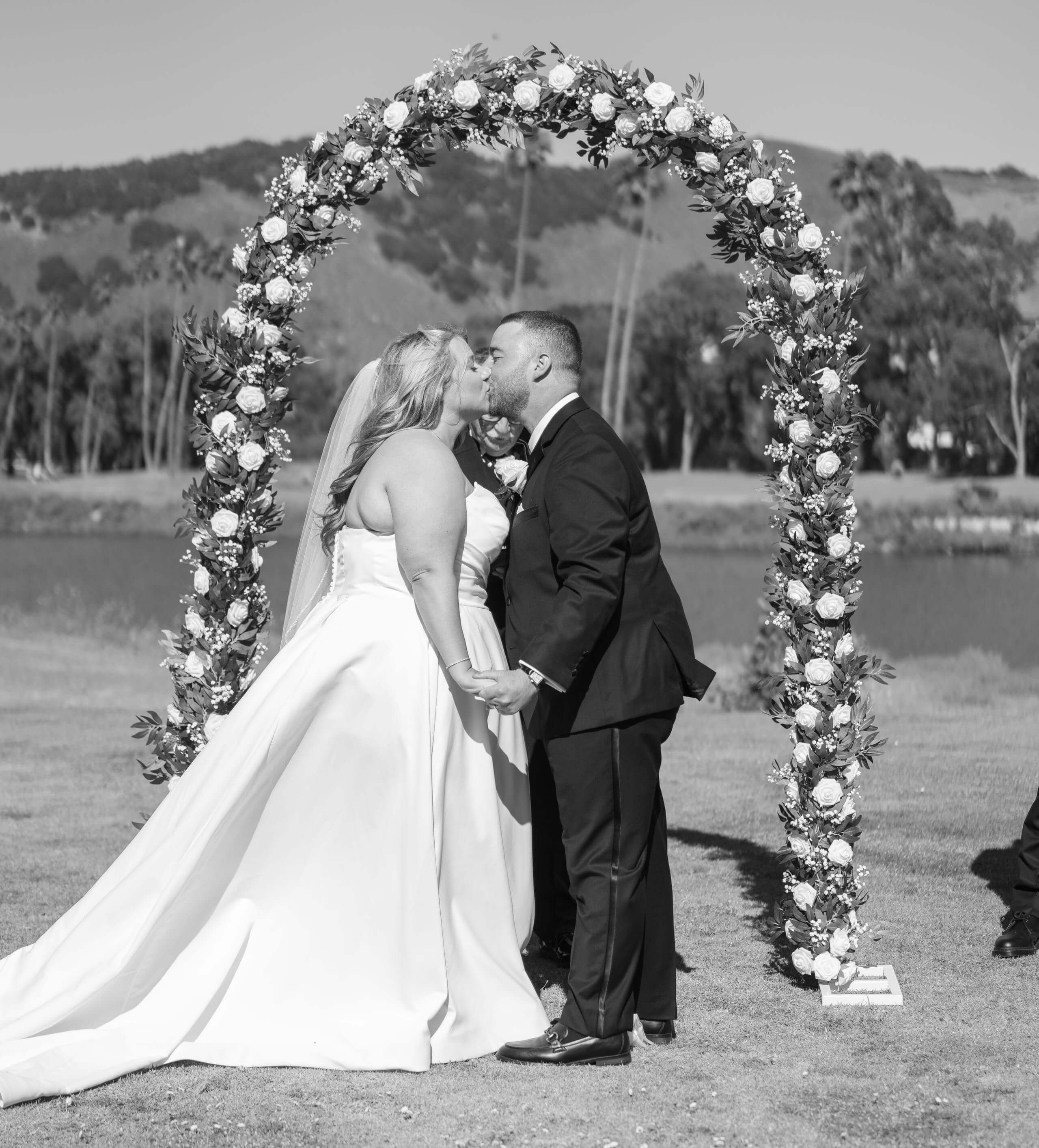 timeless-images-wedding-kiss-central-coast-california.jpg